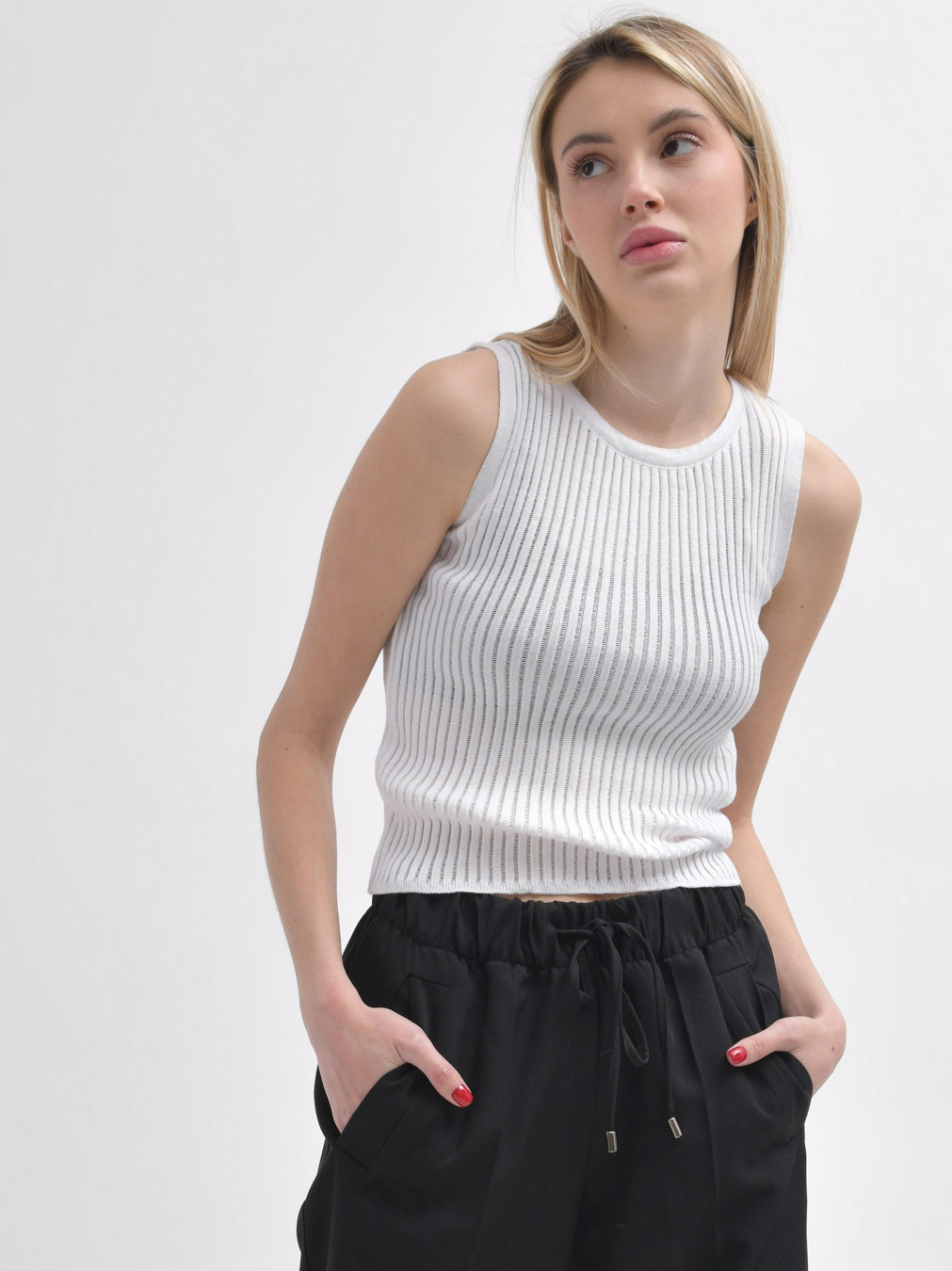 Женская белая вязаная майка 55978